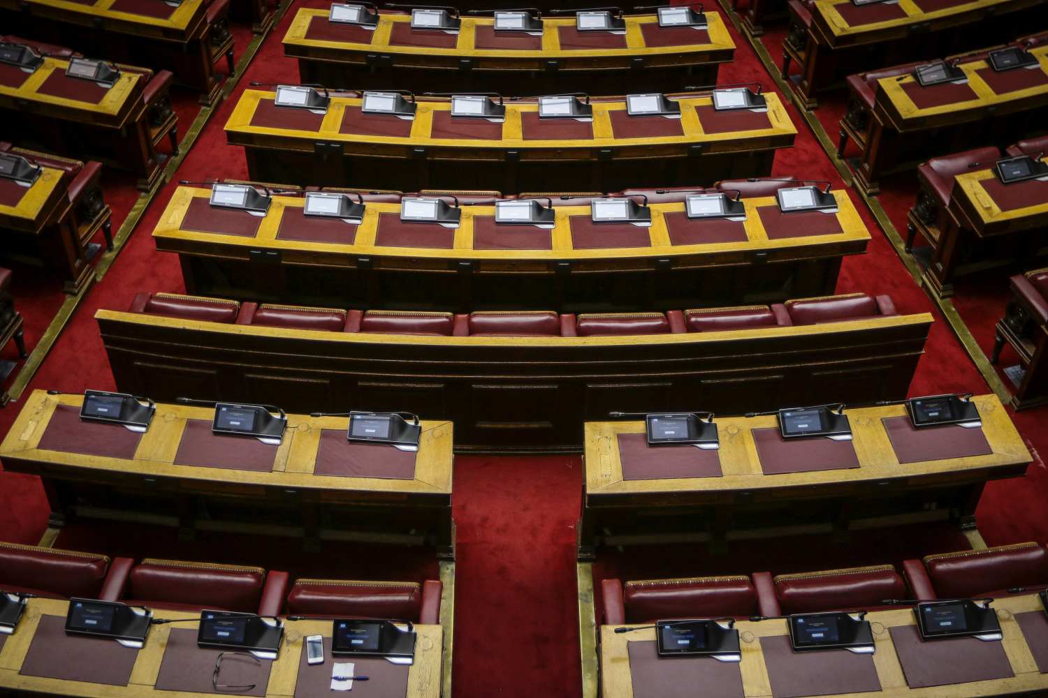 Βουλή: Aπορρίφθηκε η πρόταση δυσπιστίας – Καμία εξήγηση για τις υποκλοπές