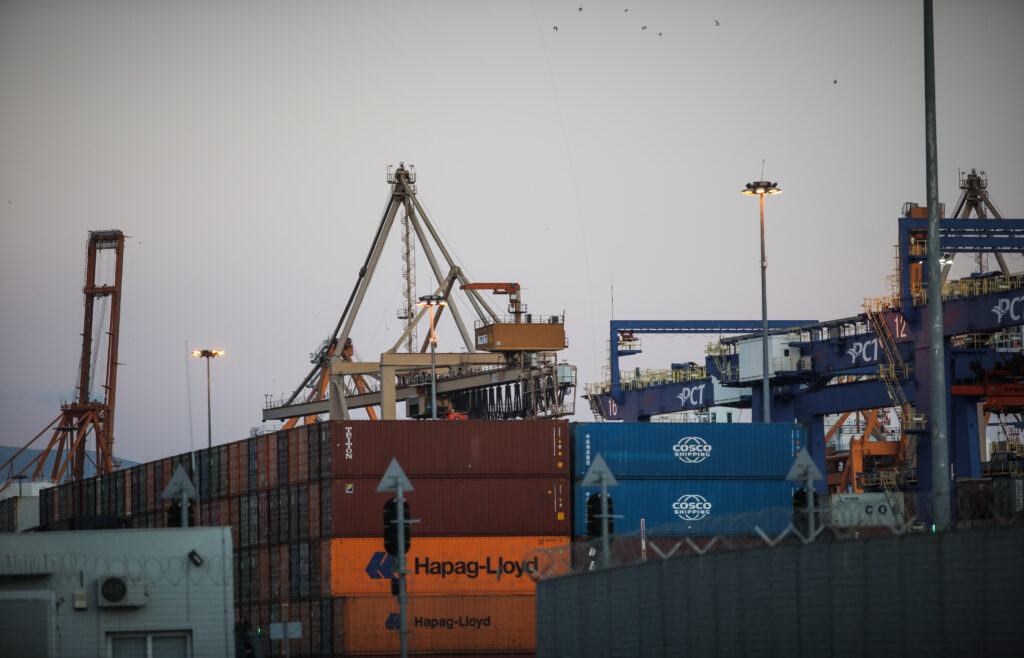 Λιμάνι Πειραιά: Τεράστια ποσότητα κοκαΐνης σε κοντέινερ με γαρίδες – Τέσσερις συλλήψεις