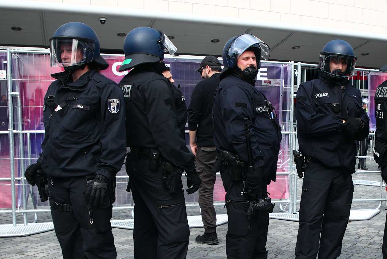 Βερολίνο: Βίαια επεισόδια μεταξύ Ελλήνων οπαδών -Σοβαροί τραυματισμοί και συλλήψεις
