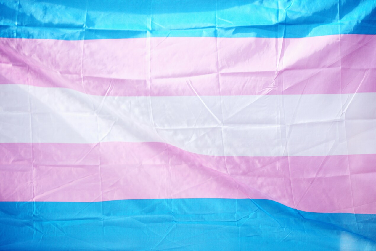 Η Τζ. Κ. Ρόουλινγκ «λυπάται που δεν μίλησε νωρίτερα» για την τρανς ταυτότητα