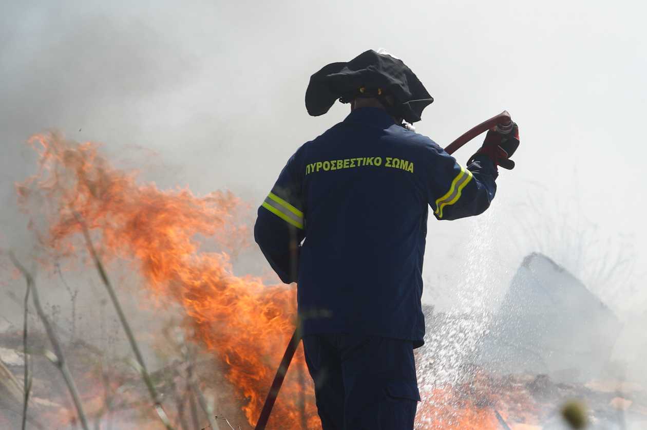 Φωτιές: Σε εξέλιξη, αλλά υπό έλεγχο, η πυρκαγιά στο Ρέθυμνο