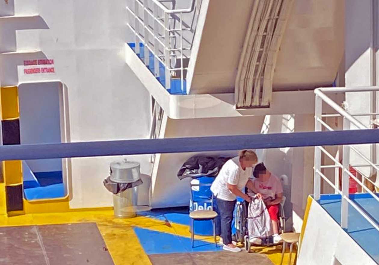 Το Λιμενικό απαντά για τις εικόνες ντροπής με κορίτσι ΑμεΑ σε πλοίο