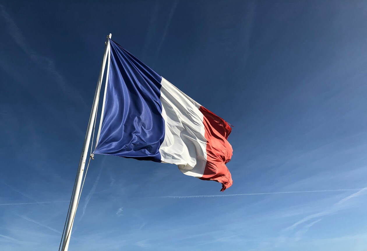 Γαλλία: Άνοιξαν οι κάλπες στην πιο κρίσιμη εκλογική αναμέτρηση της χώρας