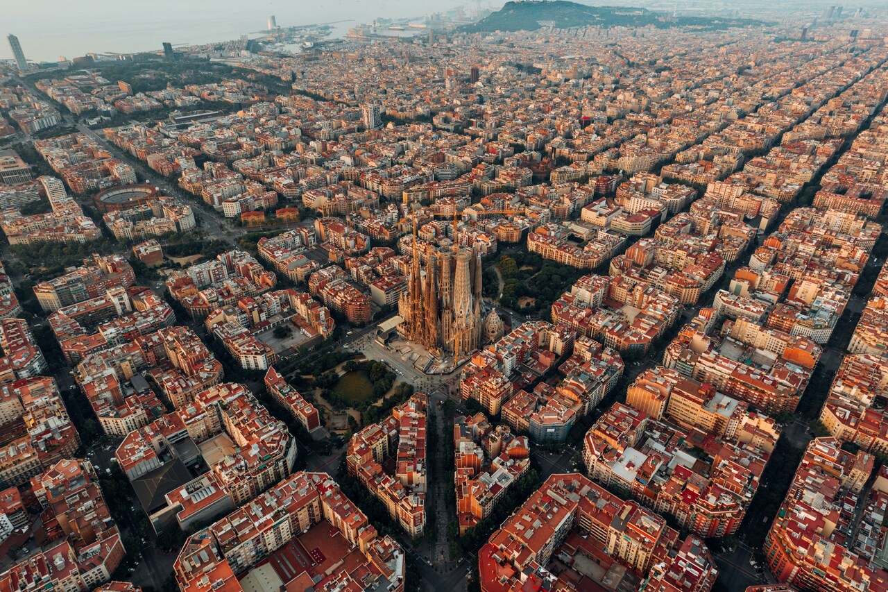Βαρκελώνη: Λιγότερα Airbnb, περισσότερες κοινωνικές κατοικίες